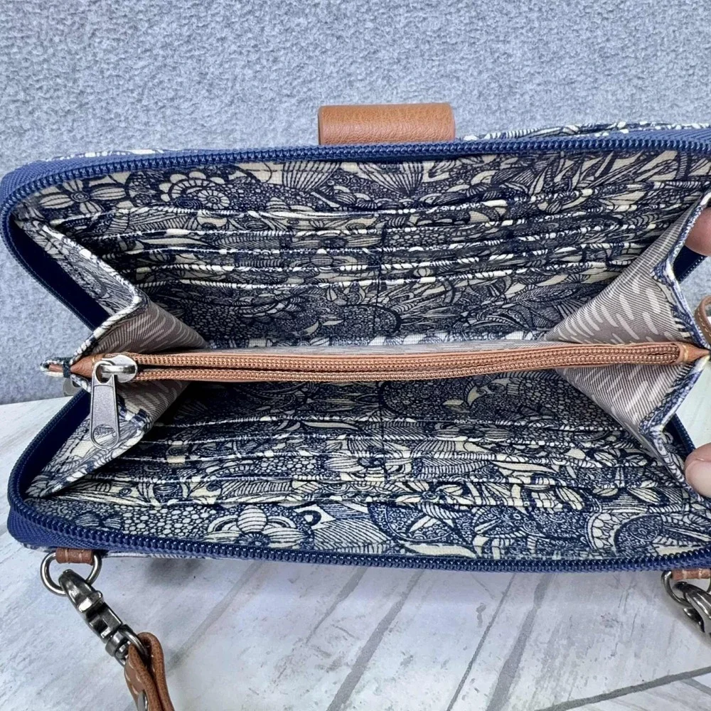 Sakroots Coated Canvas Smartphone Crossbody Bag Blue Floral‎ Minimalist Travel